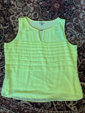 Avenue Neon Yellow Pintuck Keyhole Camisole  short sleeve top 18/20